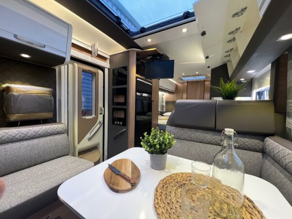 Agence de Rouen : Adria Coral + 670 SLT – Image 22