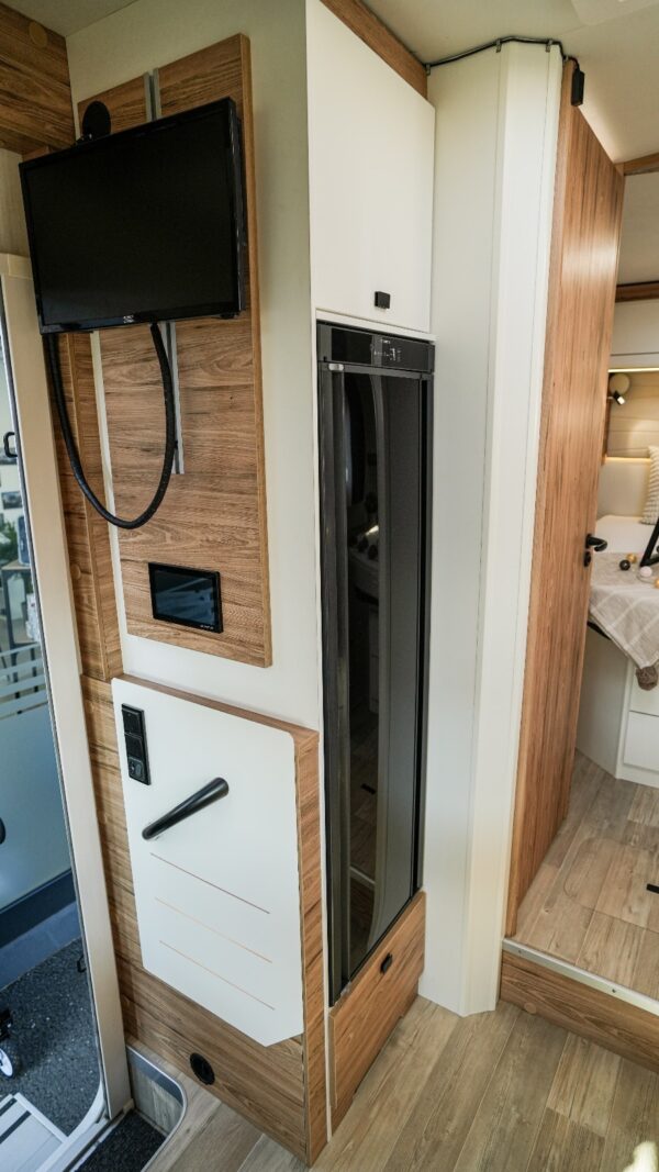 Bavaria T 726 FC Nomade – Image 14