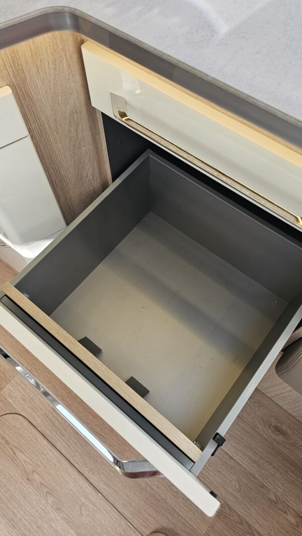 Rapido 896 DF – Image 25