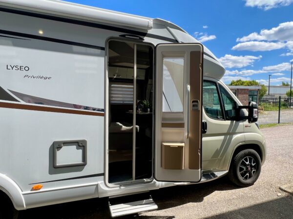 Agence de Rouen : Burstner Lyseo T690G Privilege – Image 11