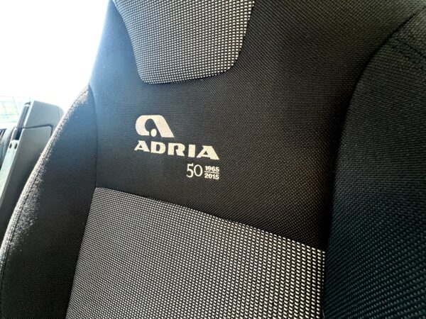 Agence de Rouen : Adria Twin 600 SPT 50TH – Image 4