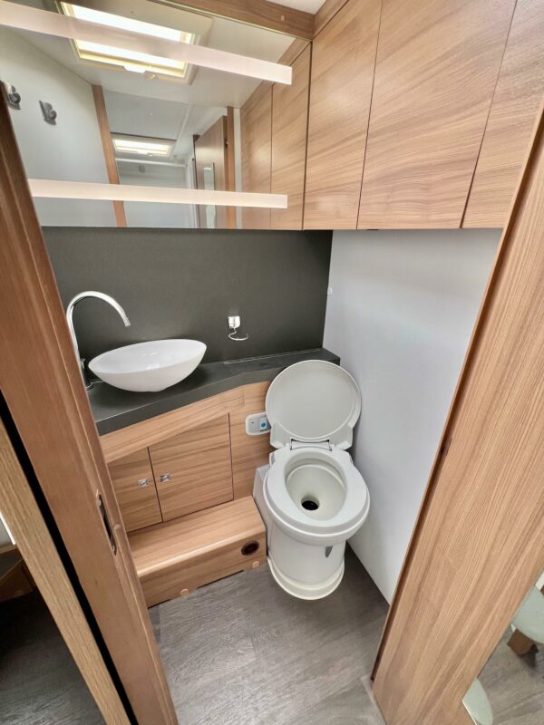 Agence de Rouen : Adria Coral 670 DC + – Image 27