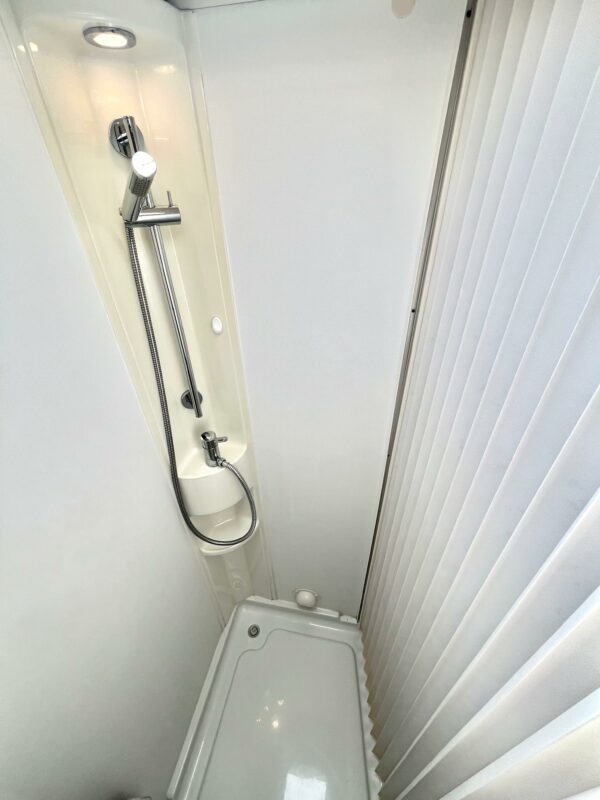 Agence de Rouen : Adria Matrix Access M 590 SG – Image 23