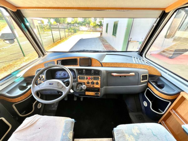 Agence de Rouen : Eura Mobil Integra Kerozal II – Image 29