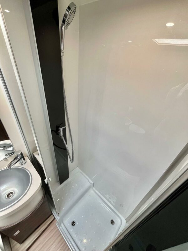 Benimar Tessoro UP 440 – Image 17