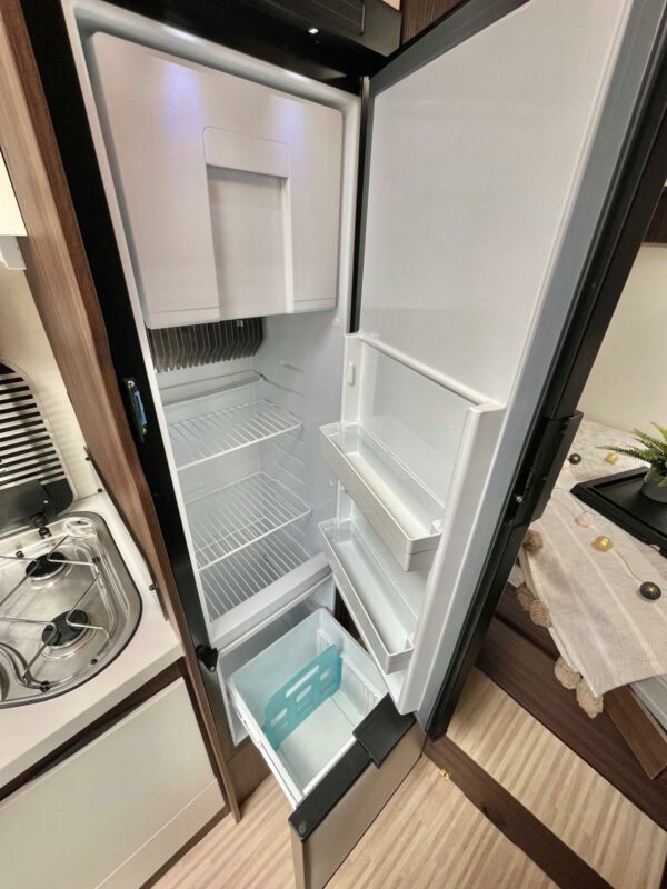 Benimar Tessoro UP 440 – Image 15