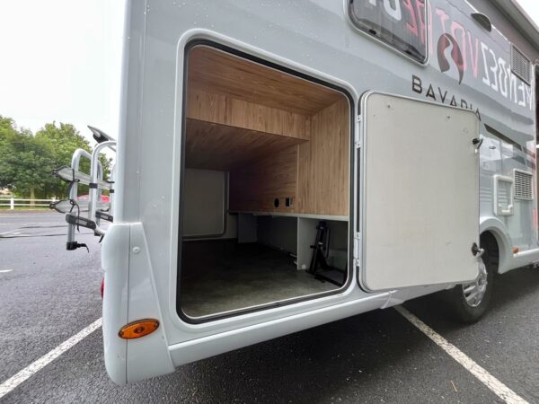 BAVARIA I 740 Style – Image 8