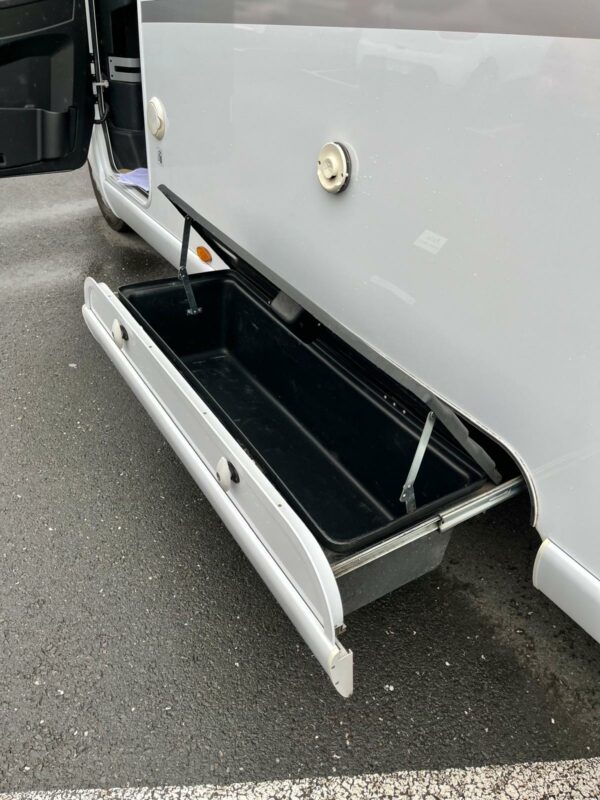 BAVARIA I 740 Style – Image 19