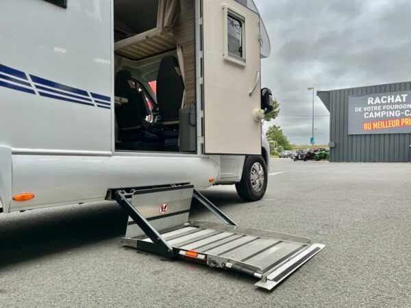 BluCamp Sky Free aménagé PMR – Image 9