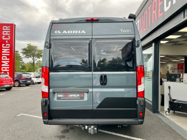 ADRIA TWIN SUPREME 640 SLB – Image 12