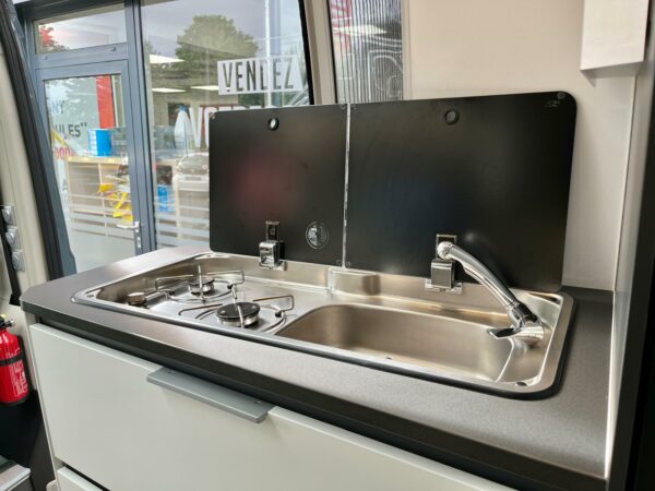 ADRIA TWIN SUPREME 640 SLB – Image 15