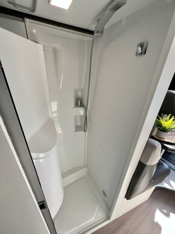Adria Twin 600 SPB SPORTS – Image 15