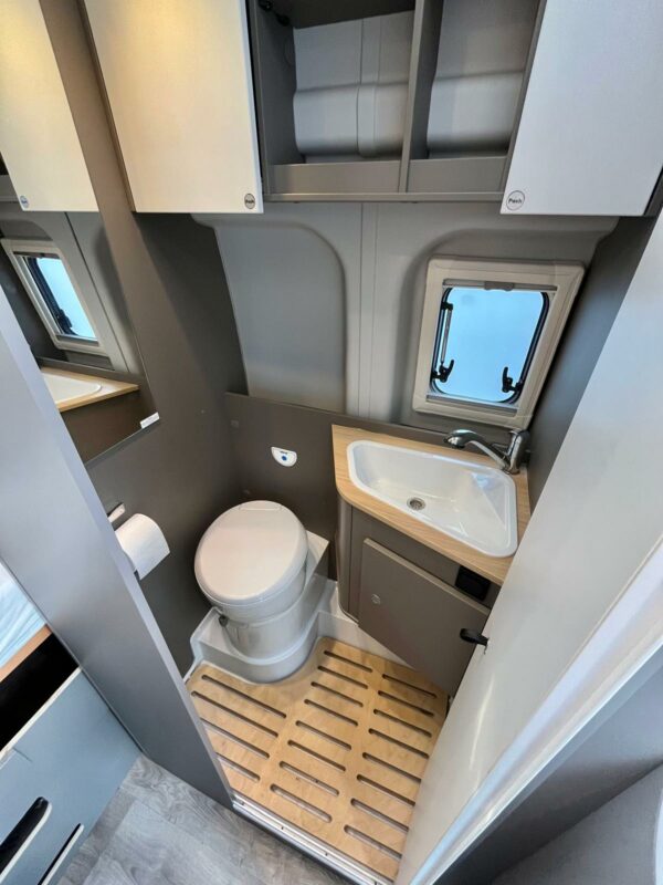 LMC Innovan 590 – Image 15