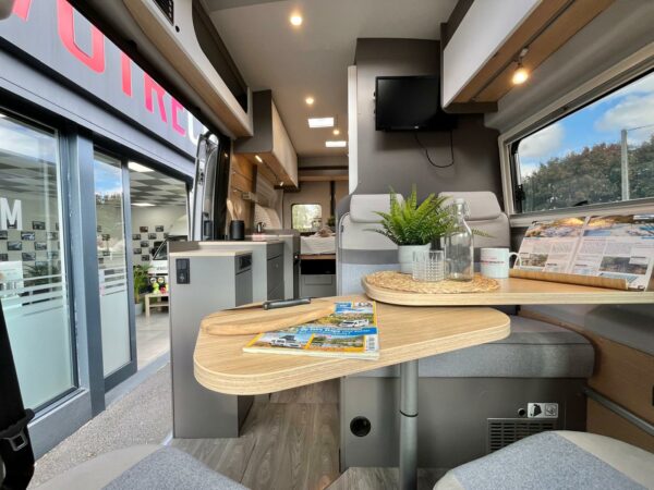 LMC Innovan 590 – Image 10